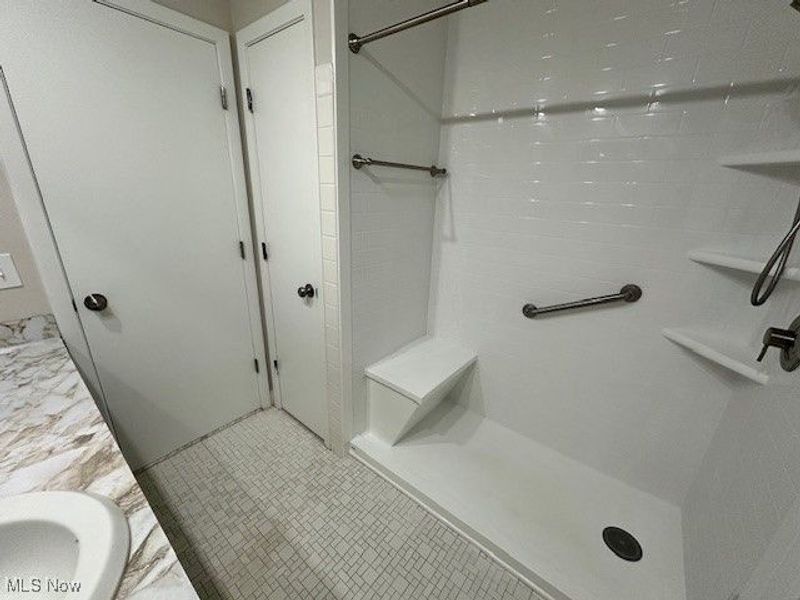 2723 Pease Drive, Unit A106, Rocky River, OH 44116 Photo 9