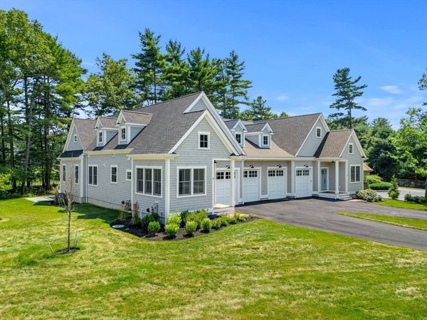 4 Golf Cottage Way, Mattapoisett, MA 02739