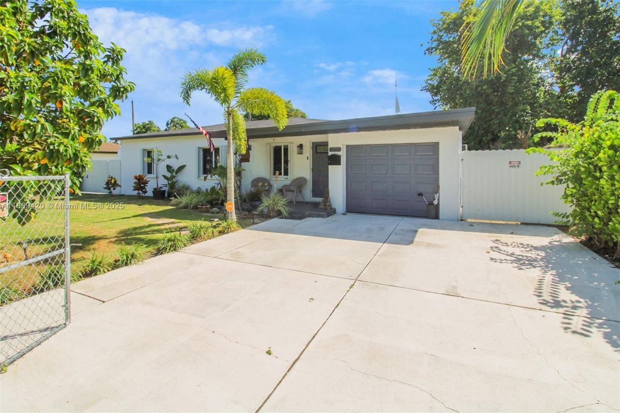 14440 Monroe St, Miami, FL 33176 Main Photo