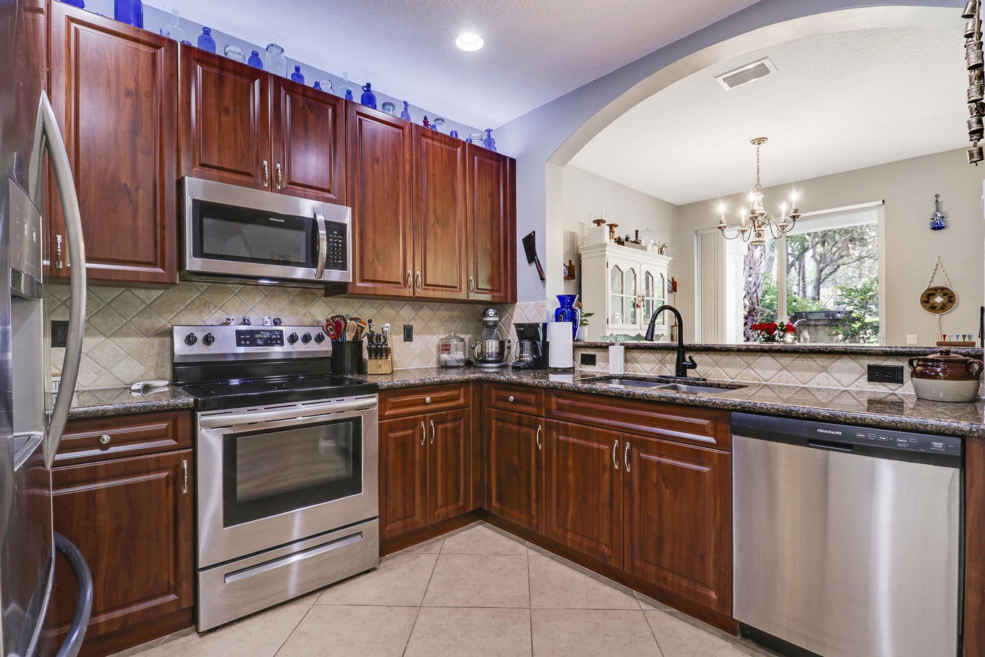 102 Via Emilia, Royal Palm Beach, FL 33411 Photo