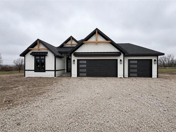 31404 S Davenport Road, Drexel, MO 64742