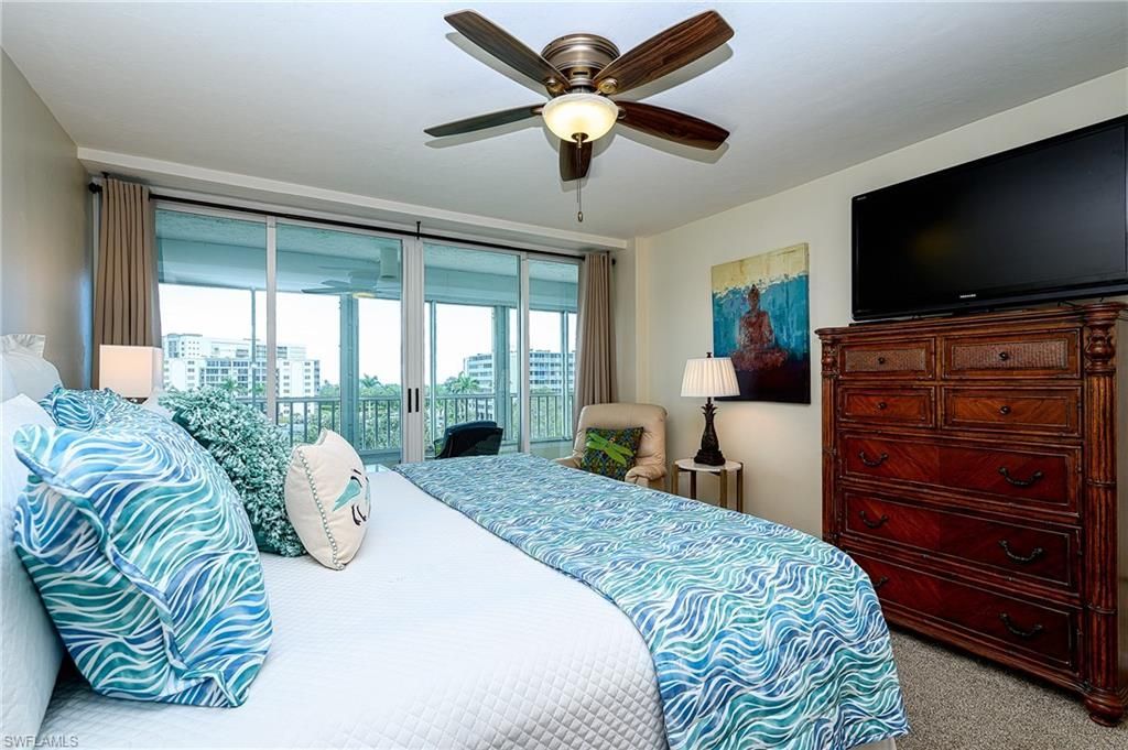 25 Bluebill Ave, Unit 403, Naples, FL 34108 Photo