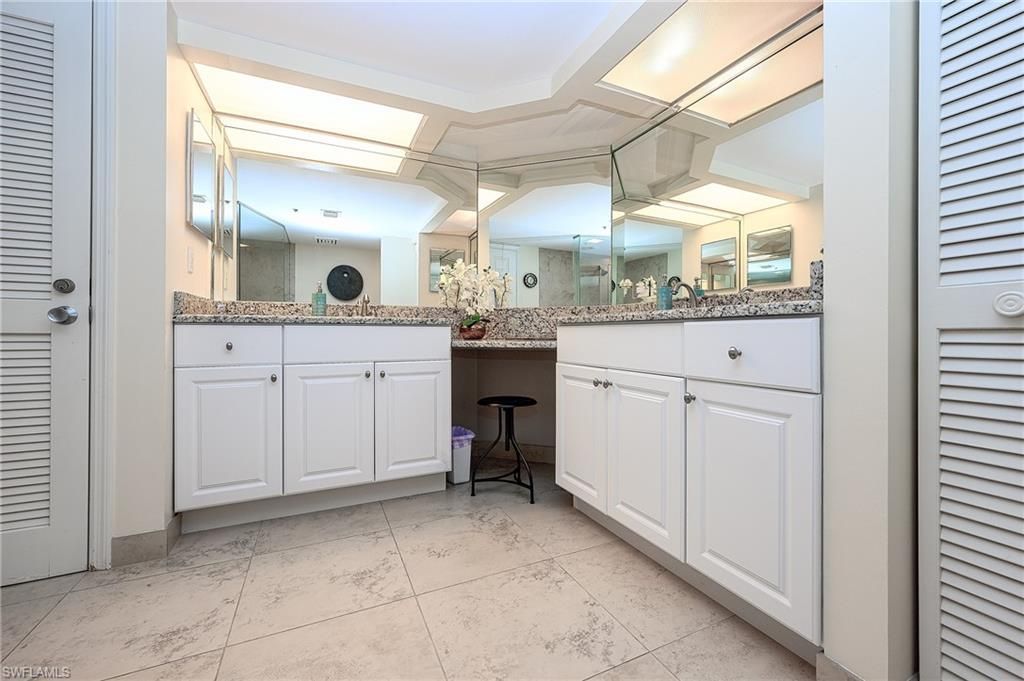 25 Bluebill Ave, Unit 403, Naples, FL 34108 Photo