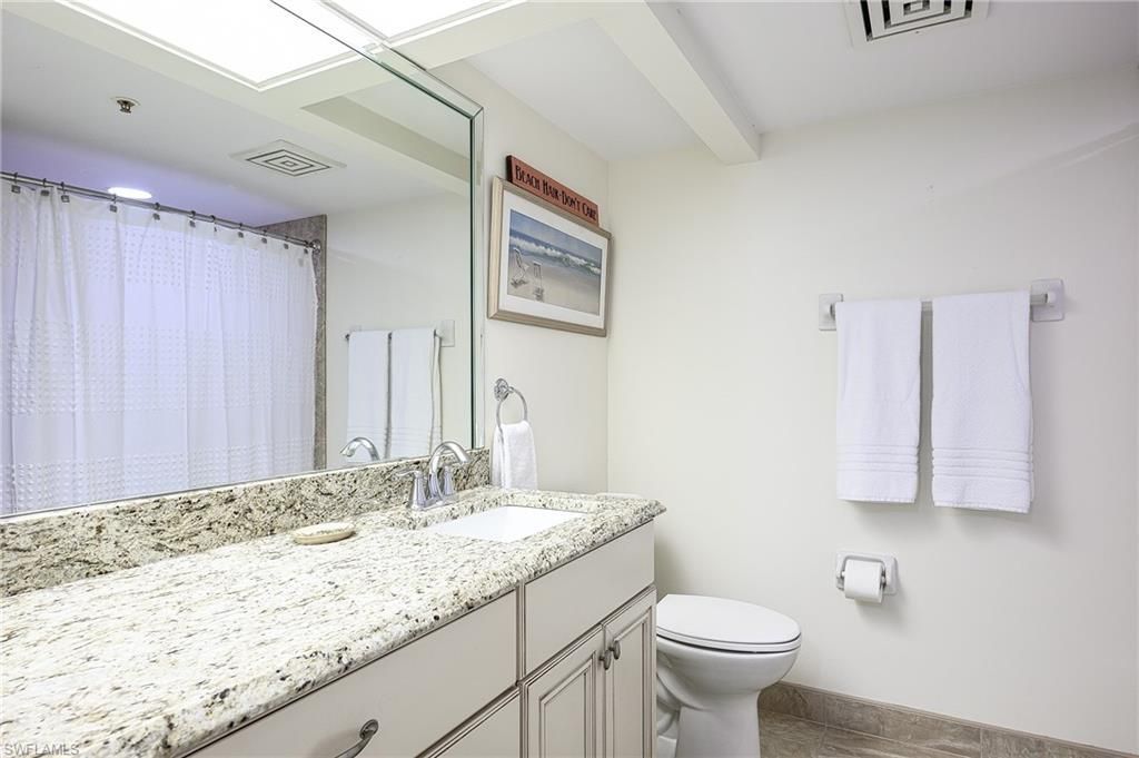 25 Bluebill Ave, Unit 403, Naples, FL 34108 Photo