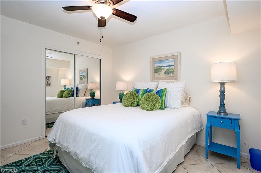 25 Bluebill Ave, Unit 403, Naples, FL 34108 Photo