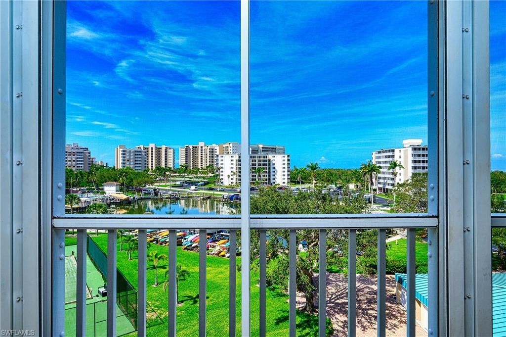 25 Bluebill Ave, Unit 403, Naples, FL 34108 Photo