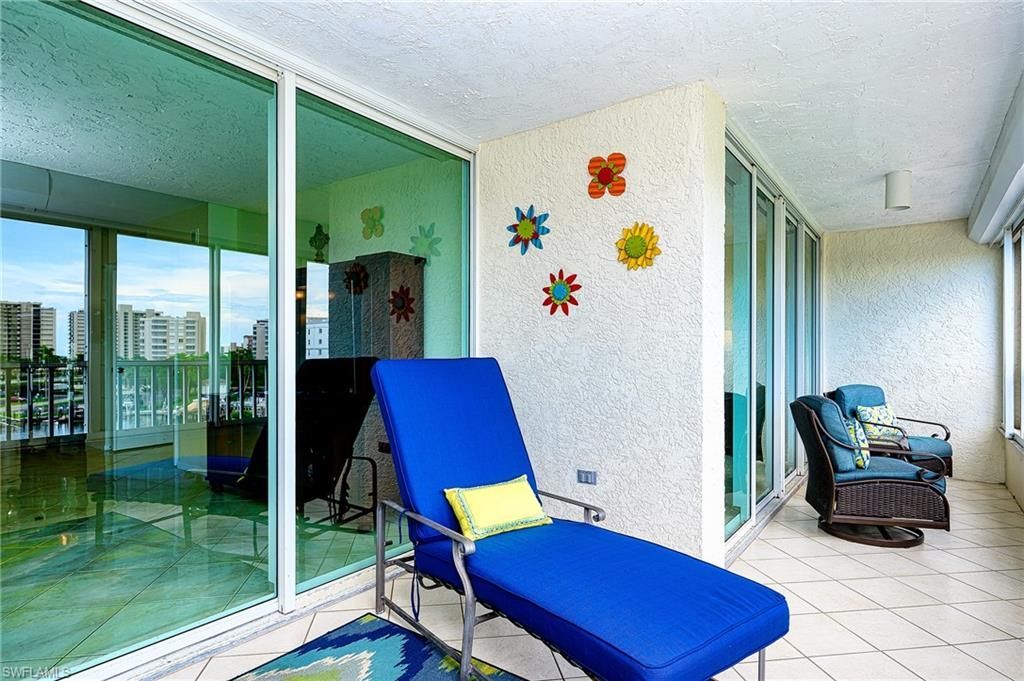 25 Bluebill Ave, Unit 403, Naples, FL 34108 Photo