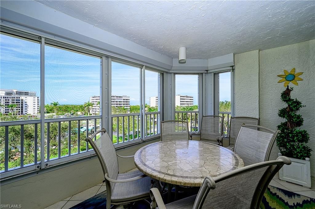 25 Bluebill Ave, Unit 403, Naples, FL 34108 Photo