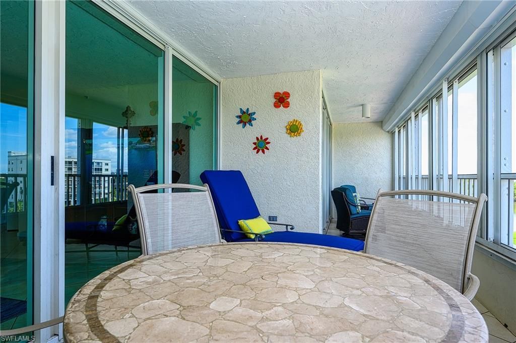 25 Bluebill Ave, Unit 403, Naples, FL 34108 Photo