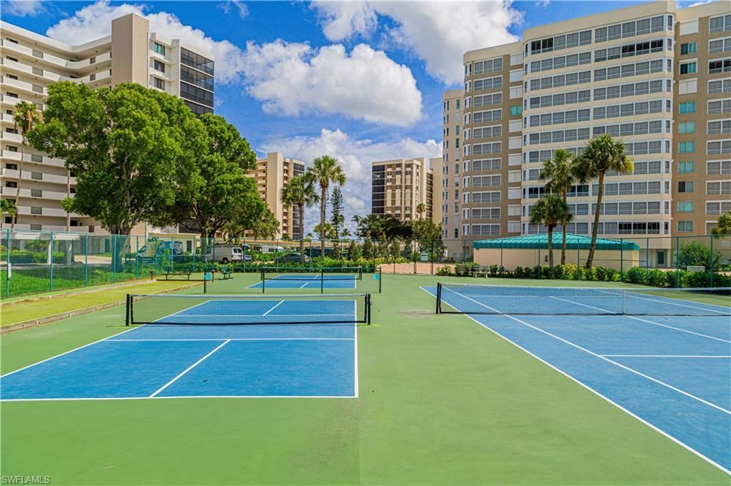 25 Bluebill Ave, Unit 403, Naples, FL 34108 Photo