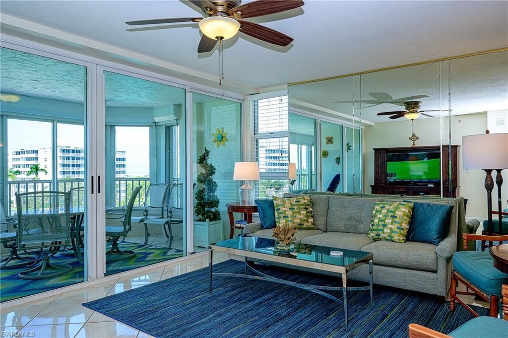 25 Bluebill Ave, Unit 403, Naples, FL 34108 Photo