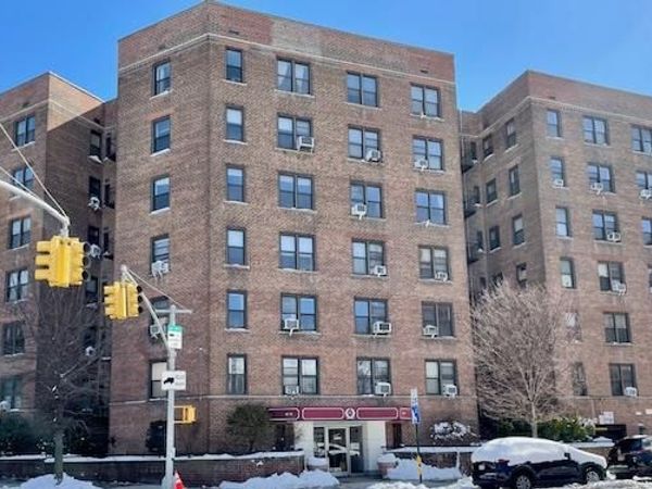 48-21 40 Street, Unit 2C, Sunnyside, NY 11104