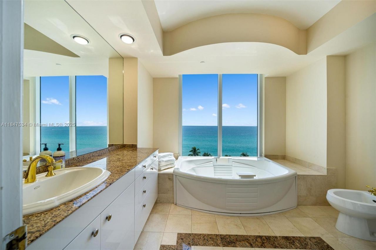 19111 Collins Ave, Unit 704, Sunny Isles Beach, FL 33160 Photo