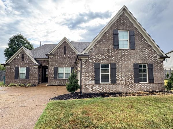 3384 Champion Hills Drive, Southaven, MS 38672
