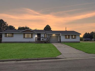 421 9th Avenue, Madison, MN 56256