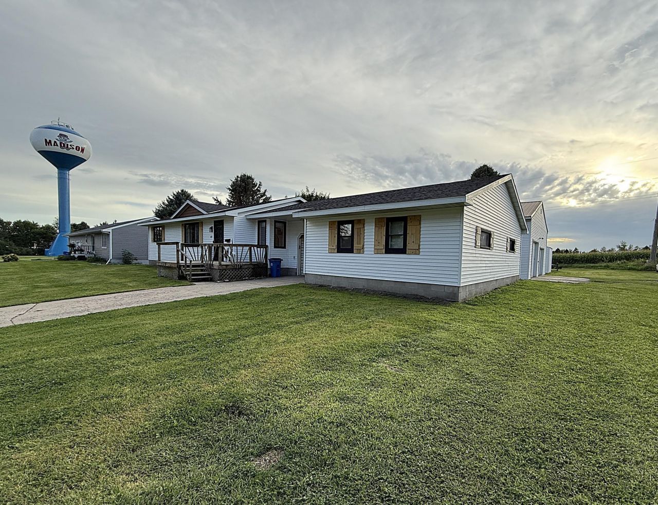 421 9th Avenue, Madison, MN 56256 Main Photo