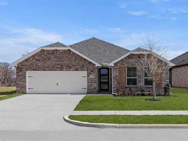 2244 Sesaro Drive, Aubrey, TX 76227