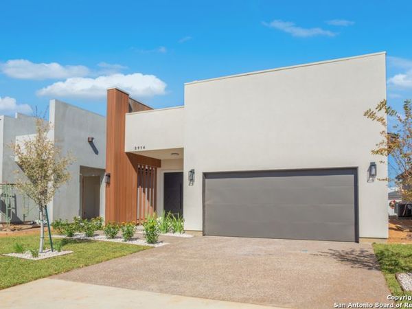 3914 Yoyis St, Laredo, TX 78046