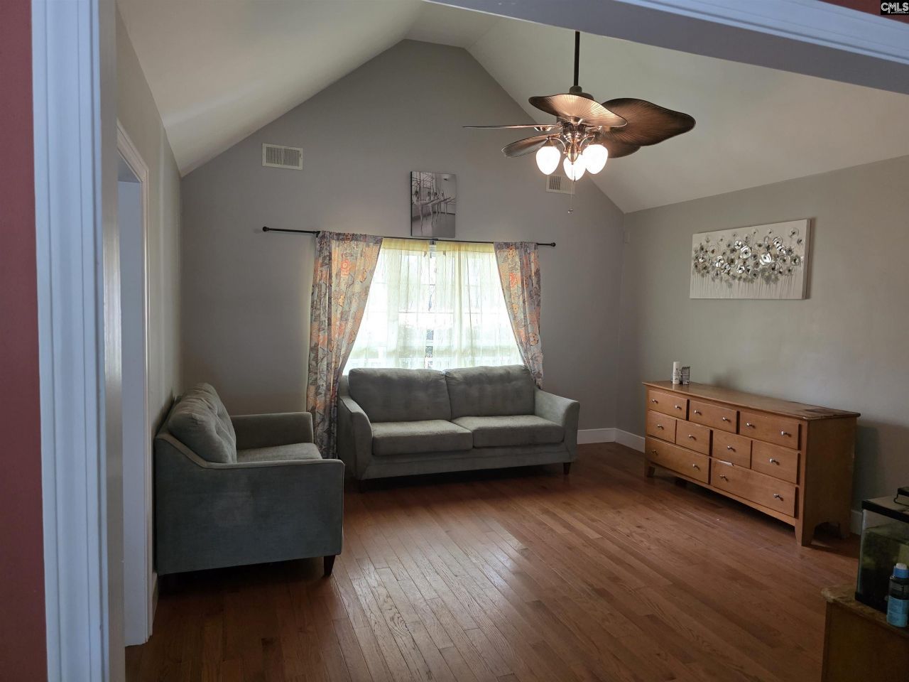 502 Dove Park Road Photo 4