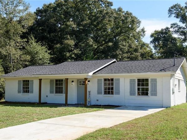 3240 Normandy Drive E, Semmes, AL 36575