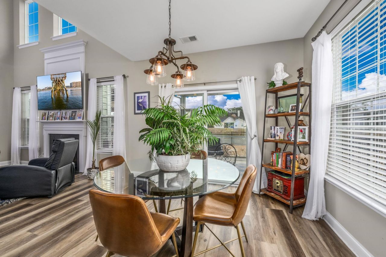 833 Tilly Lake Rd. Photo 10