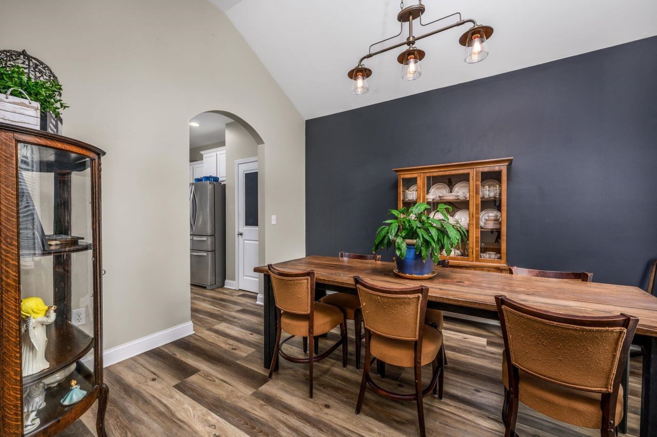 833 Tilly Lake Rd. Photo 13