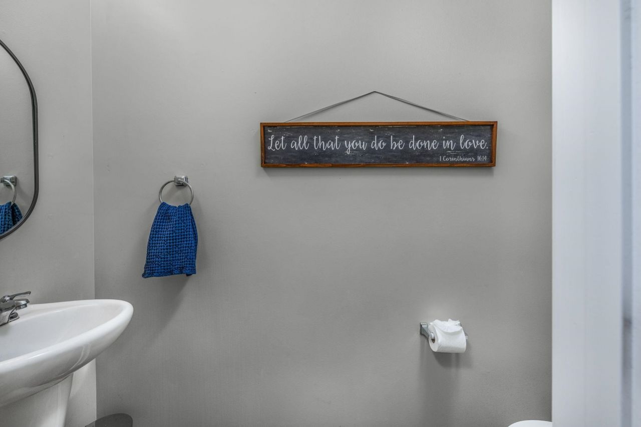 833 Tilly Lake Rd. Photo 14