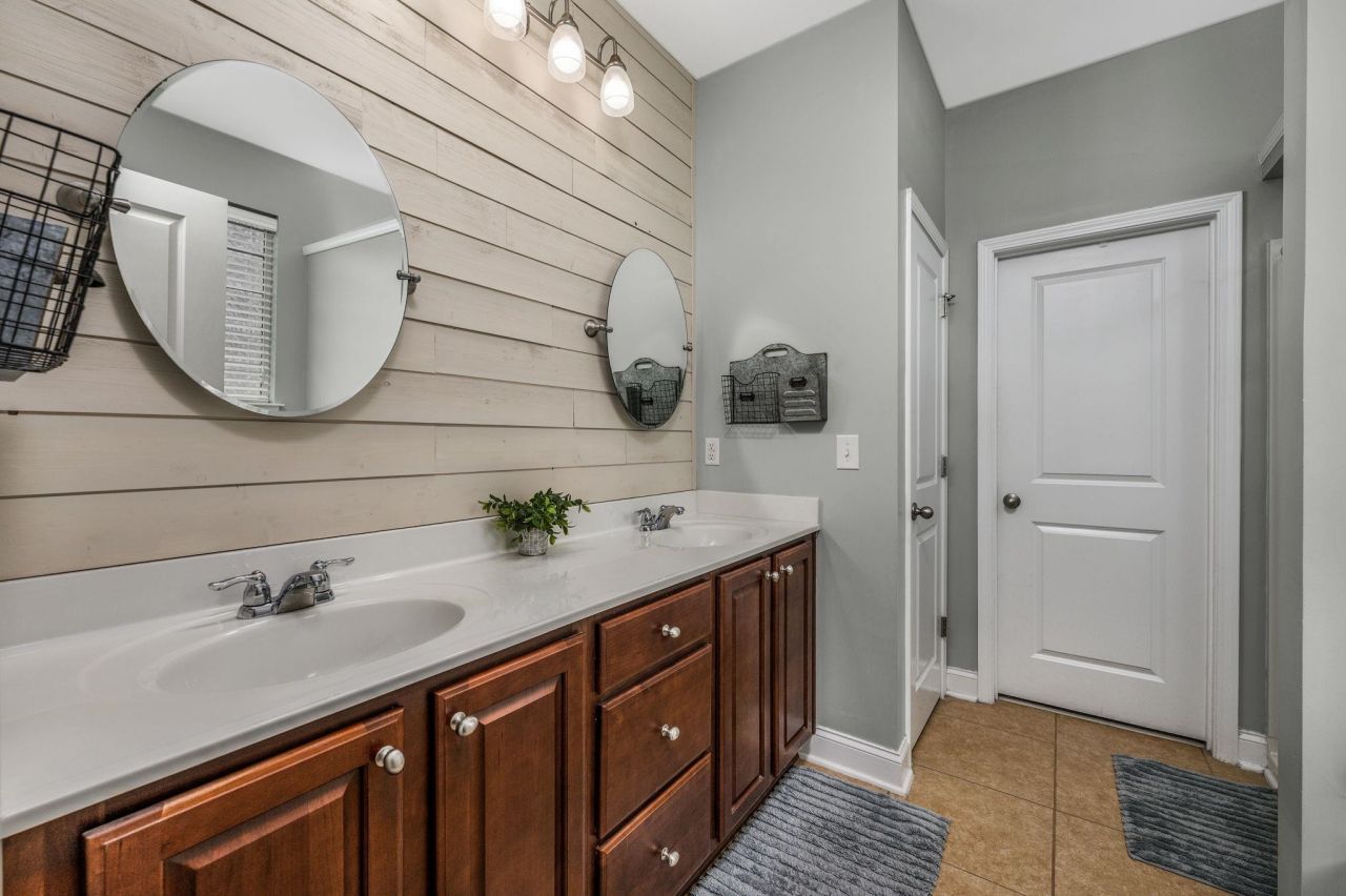 833 Tilly Lake Rd. Photo 17