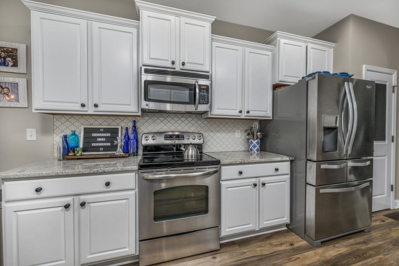 833 Tilly Lake Rd. Photo 7