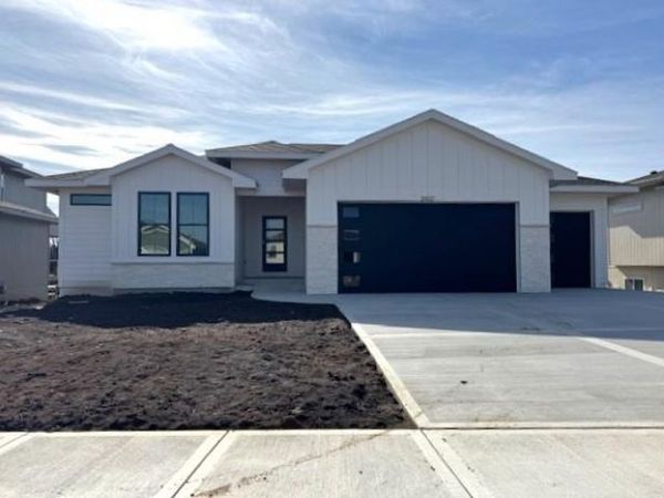 29517 W 196th Street, Gardner, KS 66030