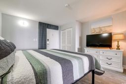 210 75th Ave. N photo 4