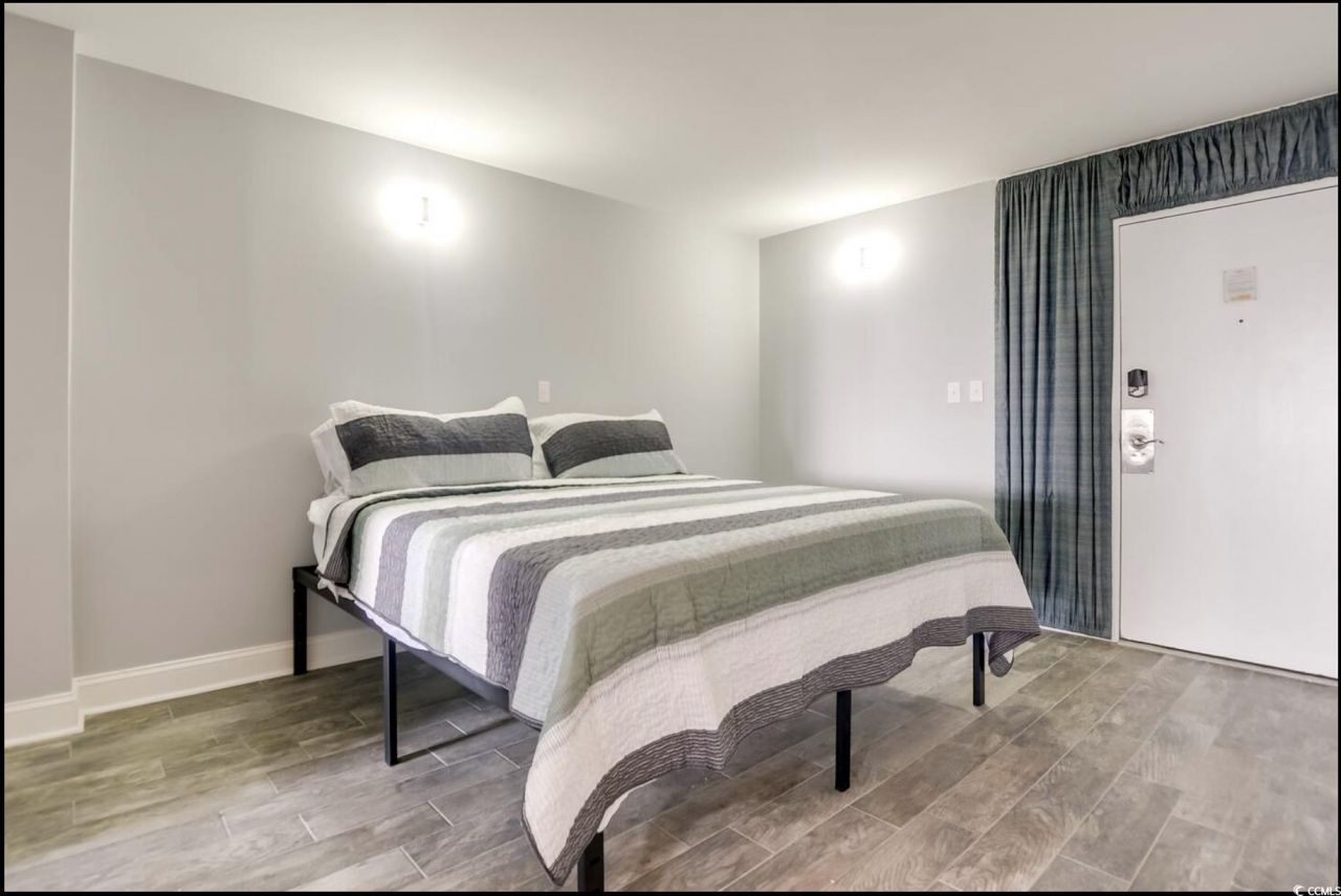 210 75th Ave. N Photo 5