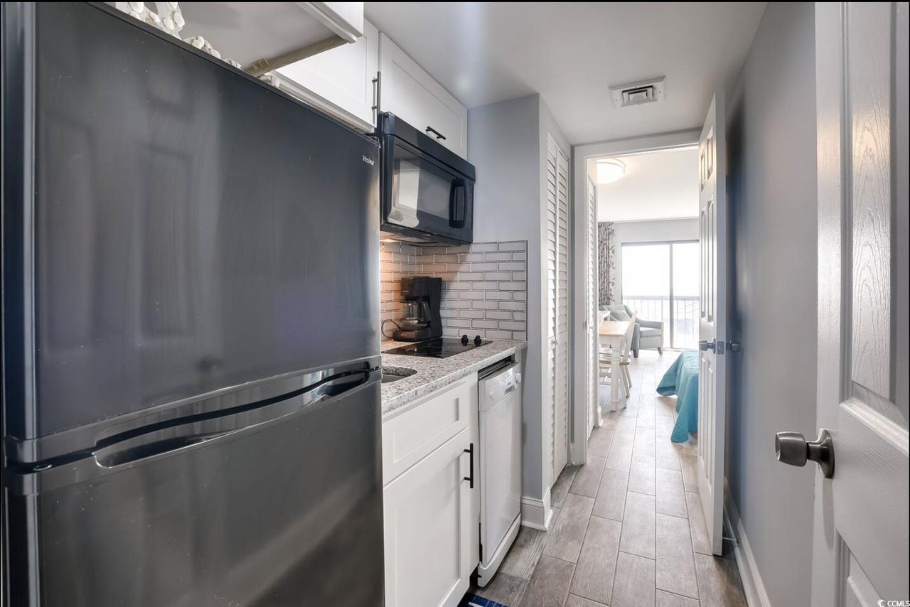 210 75th Ave. N Photo 7