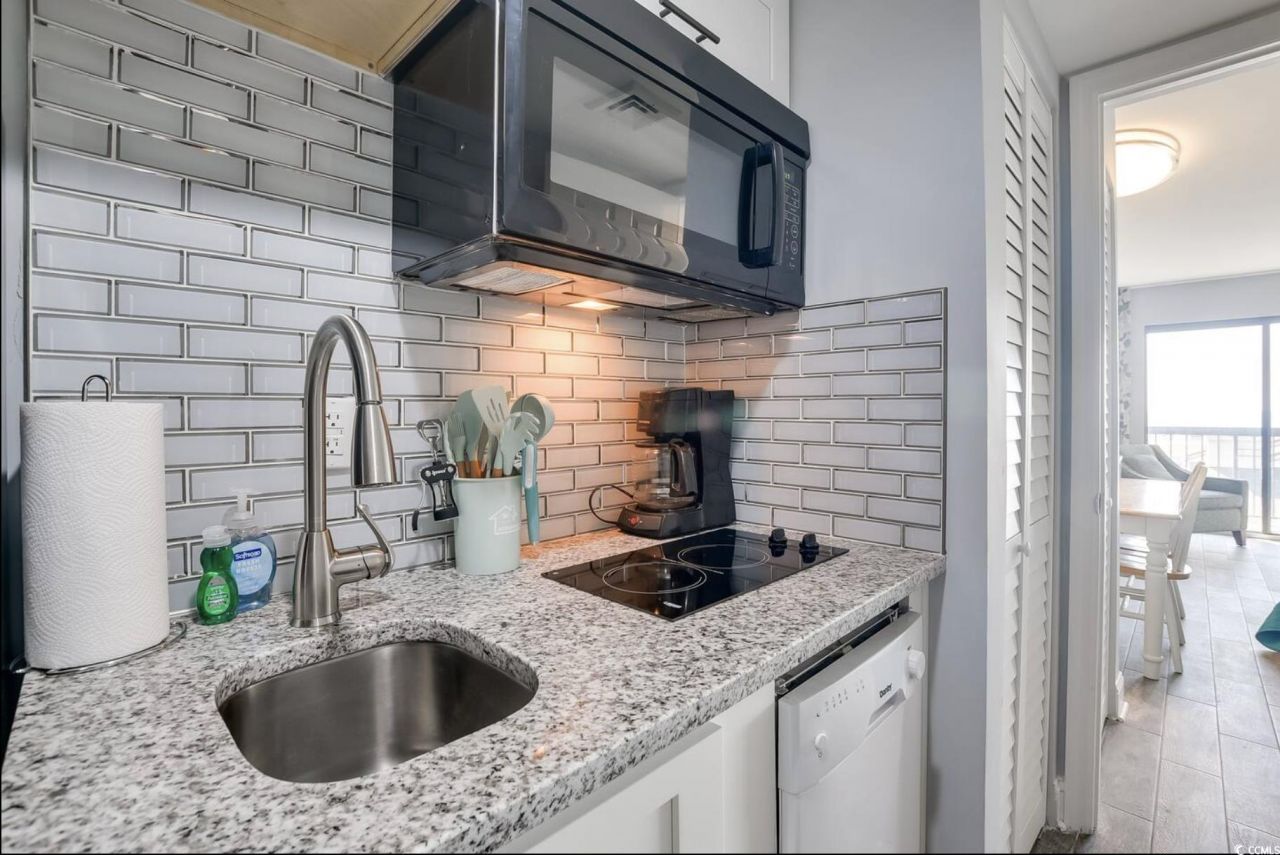 210 75th Ave. N Photo 8