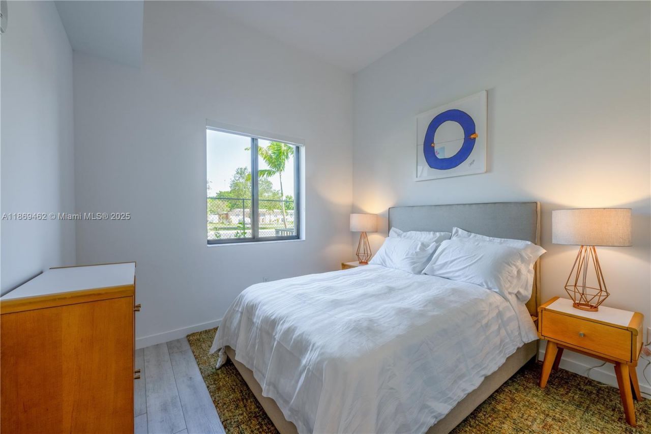 1080 NE 215th St, Unit 01-403, Unincorporated Dade County, FL 33179 Photo