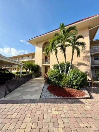9 High Point Cir N, Unit 305, Naples, FL 34103 Photo