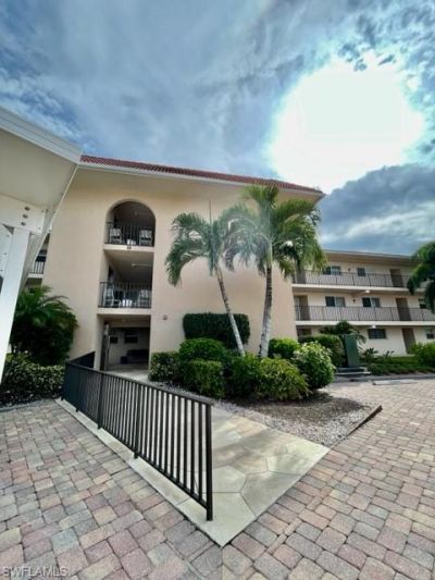 9 High Point Cir N, Unit 305, Naples, FL 34103 Photo