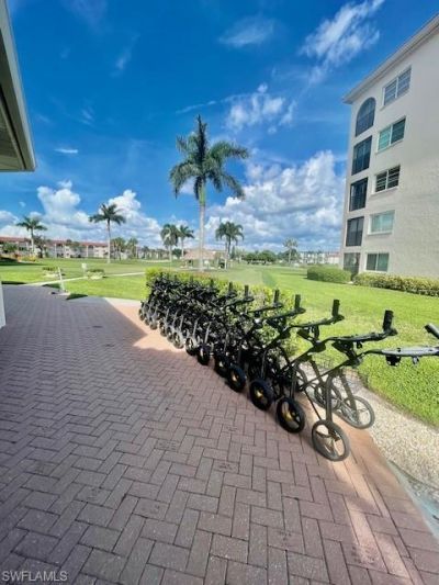 9 High Point Cir N, Unit 305, Naples, FL 34103 Photo