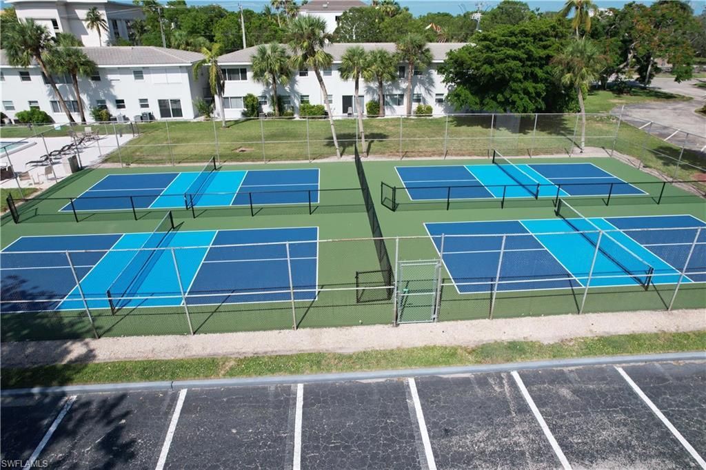 9 High Point Cir N, Unit 305, Naples, FL 34103 Photo
