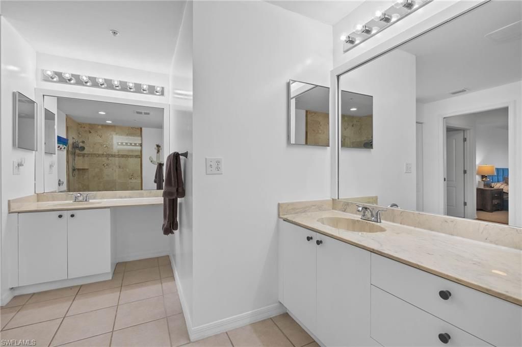14817 Laguna Dr, Unit 203, Fort Myers, FL 33908 Photo