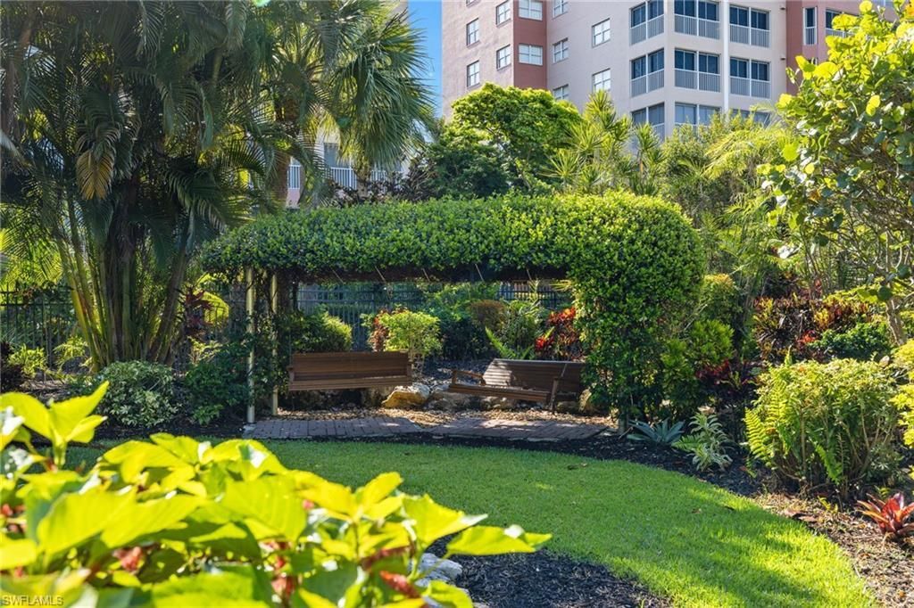 14817 Laguna Dr, Unit 203, Fort Myers, FL 33908 Photo