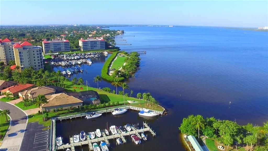 14817 Laguna Dr, Unit 203, Fort Myers, FL 33908 Photo