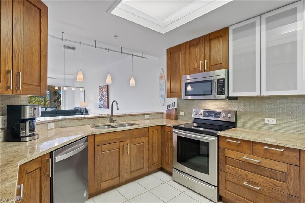 14817 Laguna Dr, Unit 203, Fort Myers, FL 33908 Photo