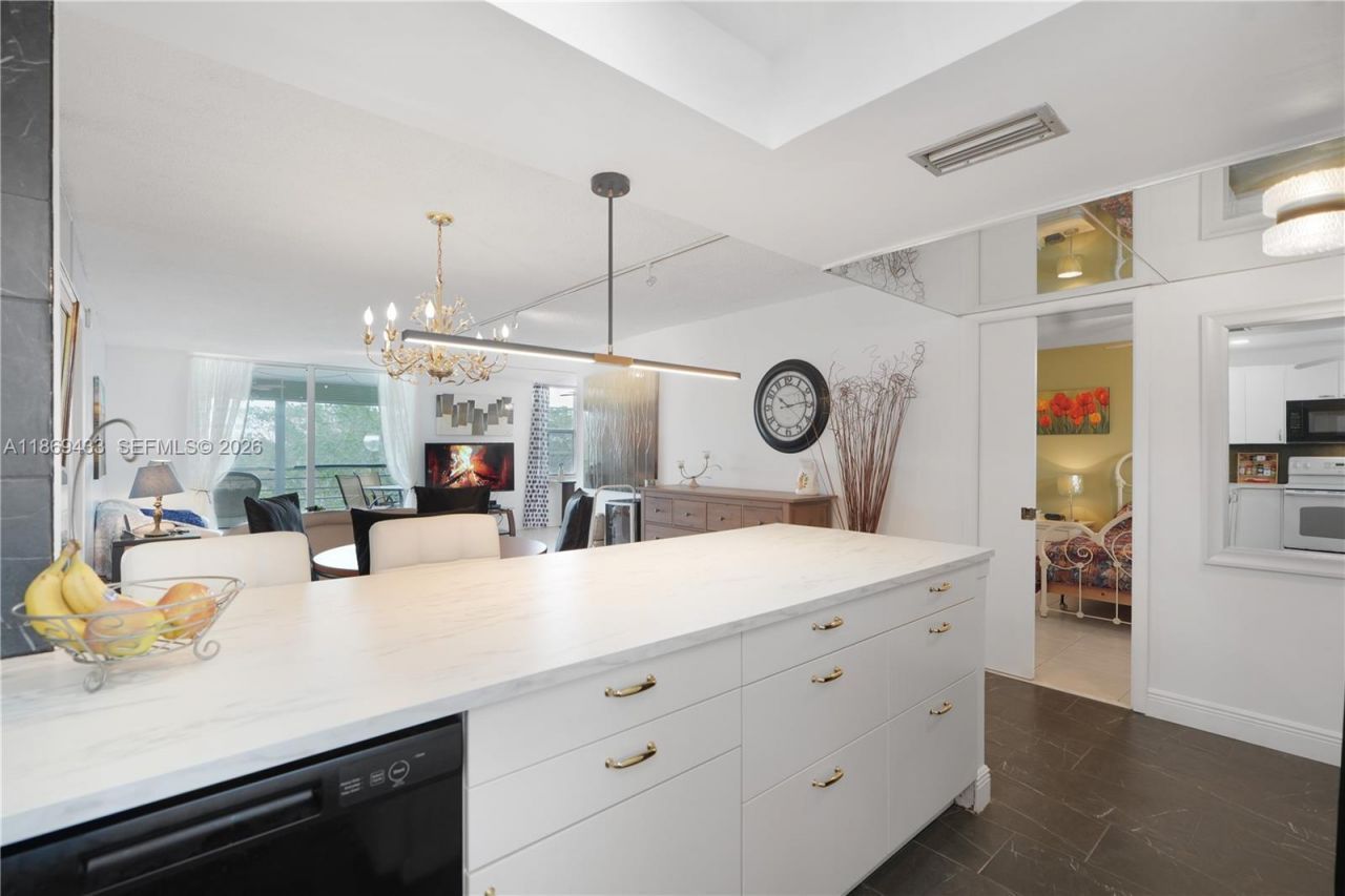 6100 NW 2nd Ave, Unit 423, Boca Raton, FL 33487 Photo