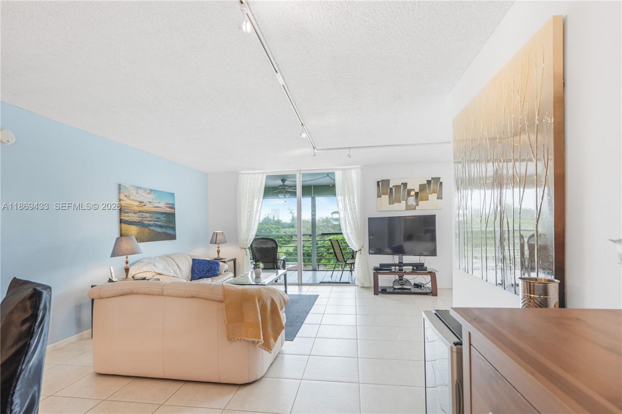 6100 NW 2nd Ave, Unit 423, Boca Raton, FL 33487 Photo