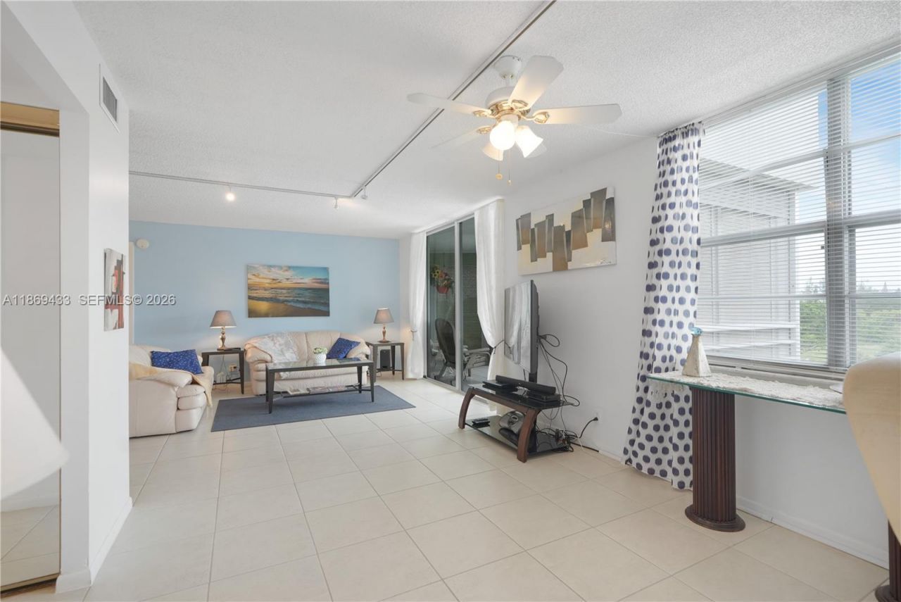 6100 NW 2nd Ave, Unit 423, Boca Raton, FL 33487 Photo