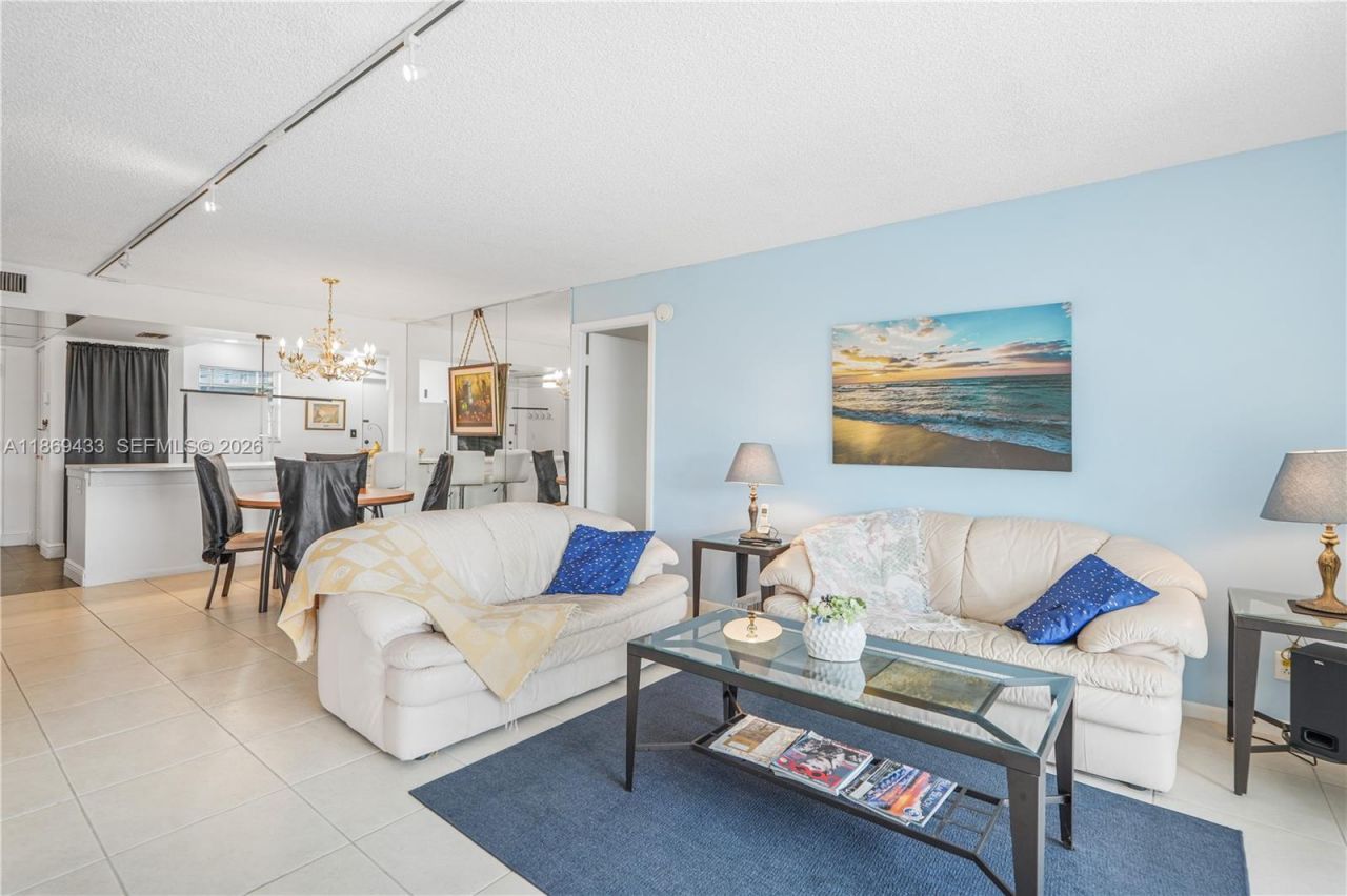 6100 NW 2nd Ave, Unit 423, Boca Raton, FL 33487 Photo