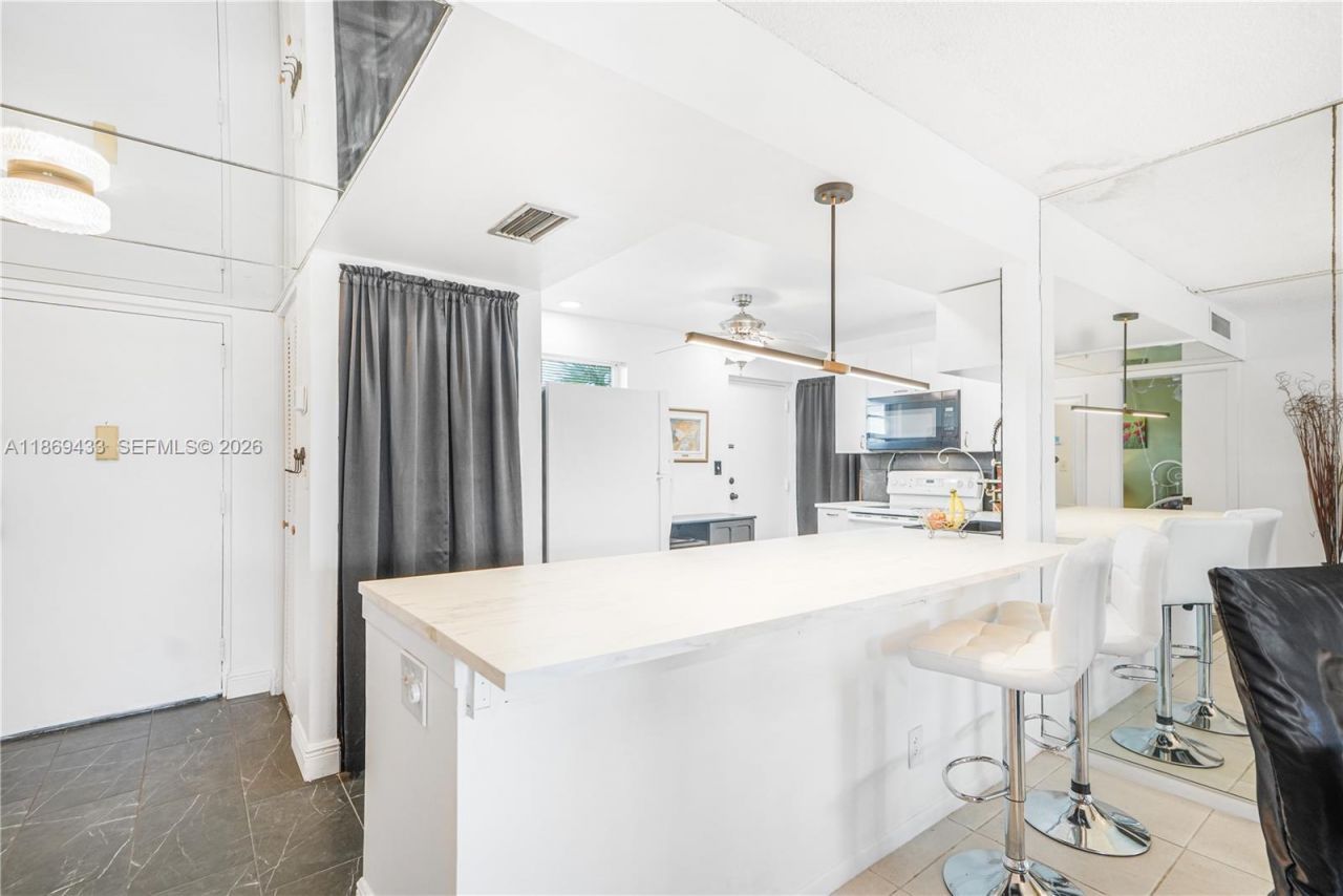 6100 NW 2nd Ave, Unit 423, Boca Raton, FL 33487 Photo