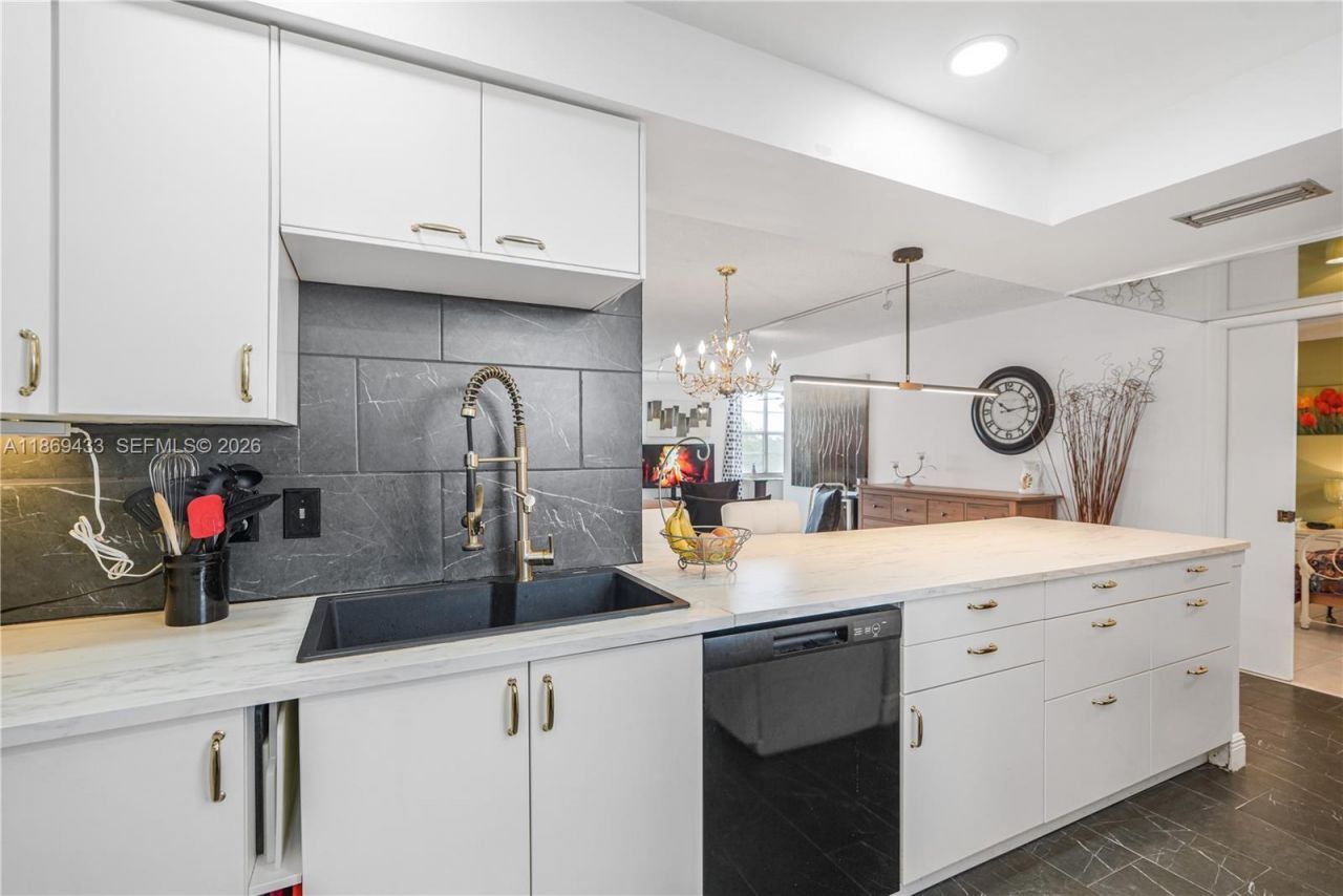 6100 NW 2nd Ave, Unit 423, Boca Raton, FL 33487 Photo