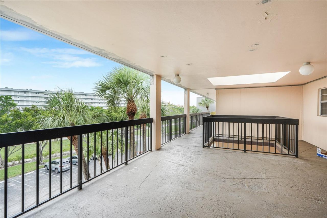 6100 NW 2nd Ave, Unit 423, Boca Raton, FL 33487 Photo